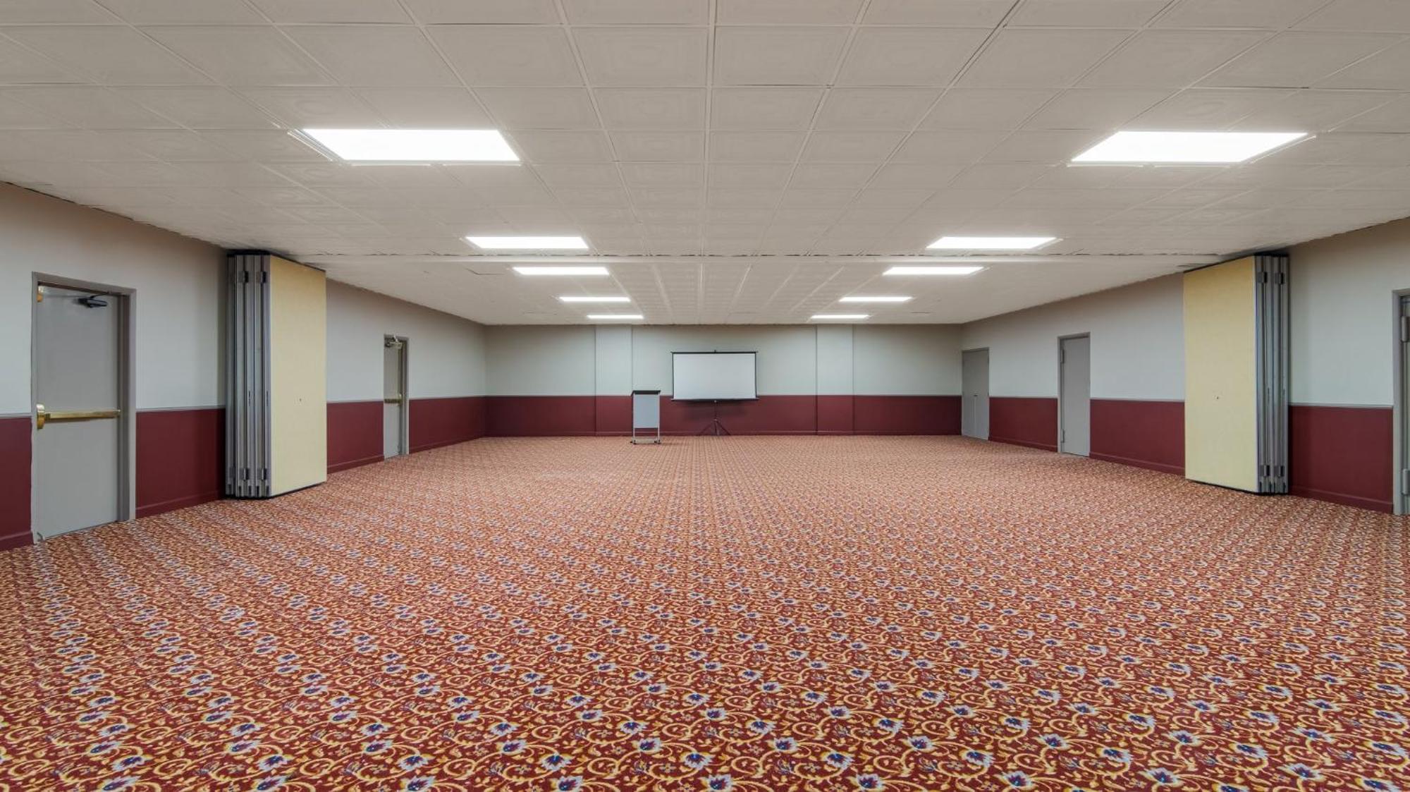 Hometowne Studios By Red Roof And Conference Center Chicago - N Aurora Naperville North Aurora Exterior foto